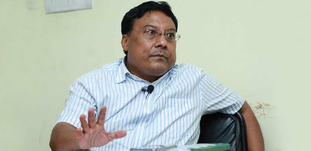 पत्रकार किशोर श्रेष्ठलाई महाराजगञ्जको हिरासतमा सारियो